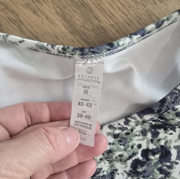 Balance Collection Cropped Athletic Tank M - Picture 3 of 3